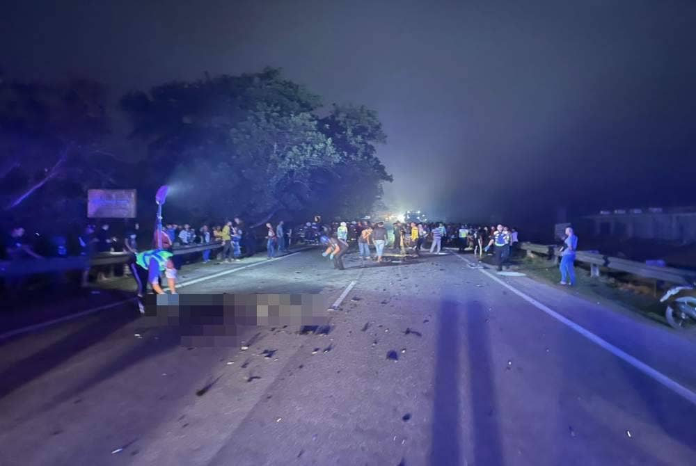 Kedua-dua mangsa disahkan meninggal dunia di tempat kejadian. Foto ihsan PDRM