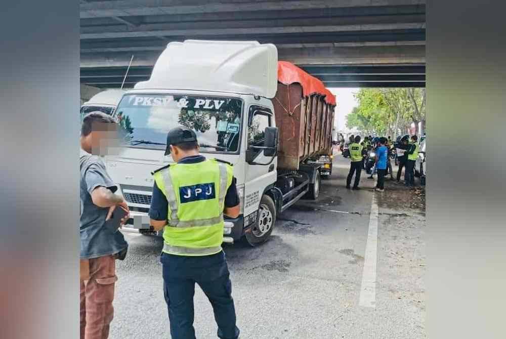 
Operasi memfokuskan pemeriksaan secara keseluruhan bagi semua jenis kenderaan.