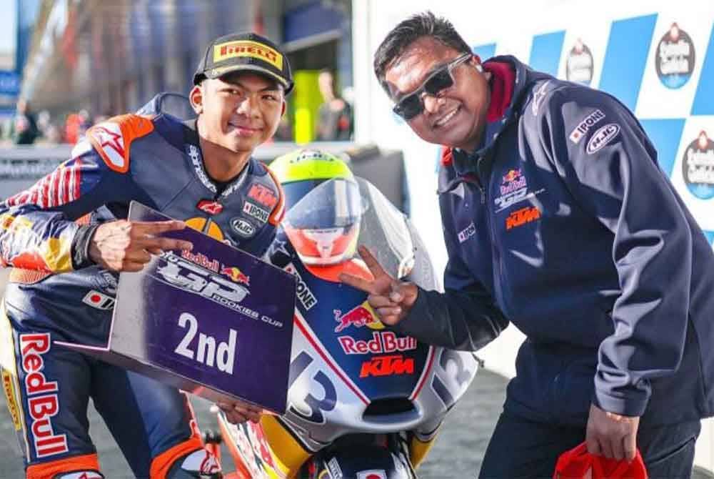 Muhammad Hakim Danish menamatkan perlumbaan 2 GP Sepanyol bagi saingan Rookies Cup di tempat kedua. Foto FB Hakim Danish