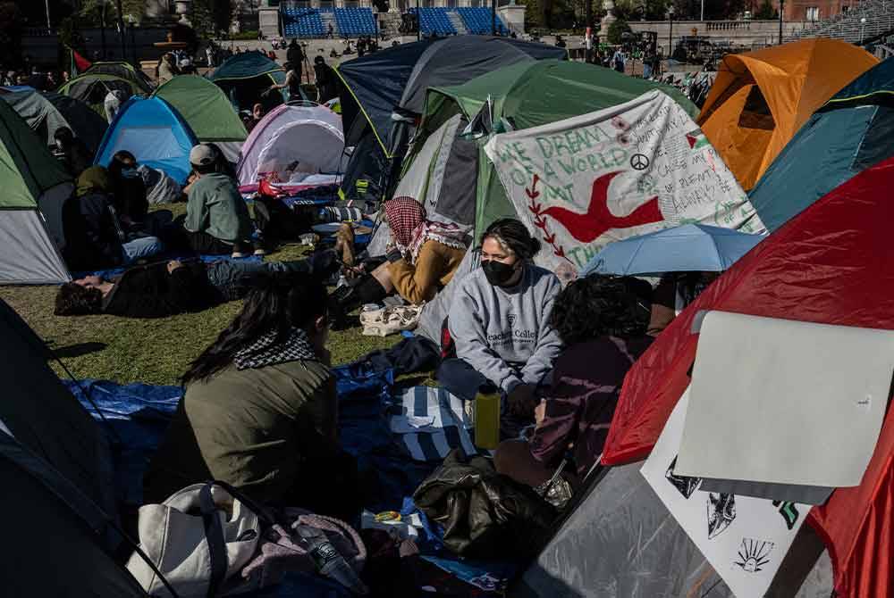Penuntut Columbia University memberi inspirasi kepada rakan seangkatan mereka di Australia dan Kanada.