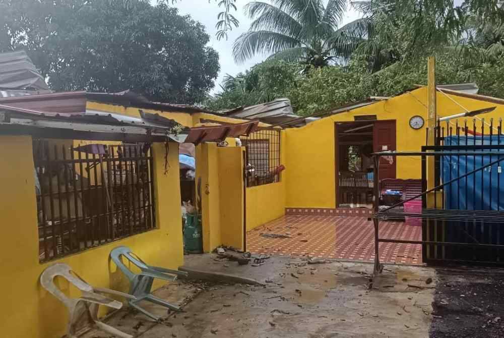 Kejadian hujan lebat dan angin kencang di daerah Kuala Muda menyebabkan sebanyak 14 buah rumah setakat ini, terjejas.