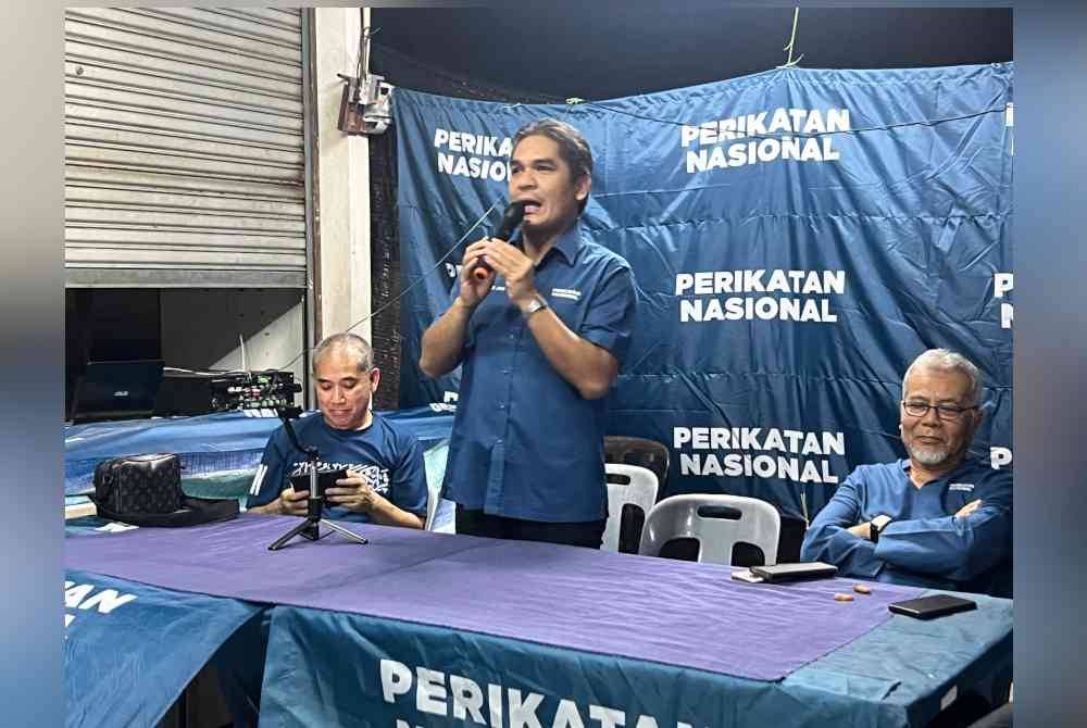 Radzi ketika hadir ceramah kelompok di Batang Kali, di sini pada malam Ahad.
