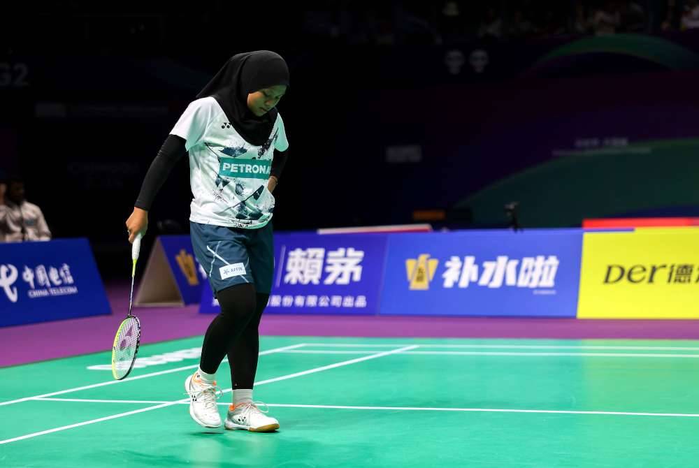 Aksi Siti Nurshuhaini setelah tewas kepada Busanan Ongbamrungphan aksi Kumpulan B Piala Uber Chengdu 2024 pada Isnin.