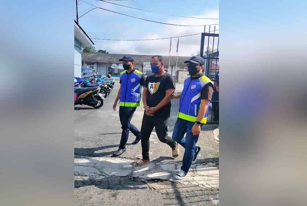 Tertuduh dikenakan denda RM8,000 atau 10 bulan penjara selepas mengaku bersalah atas pertuduhan mendaftar kelahiran lebih sekali.