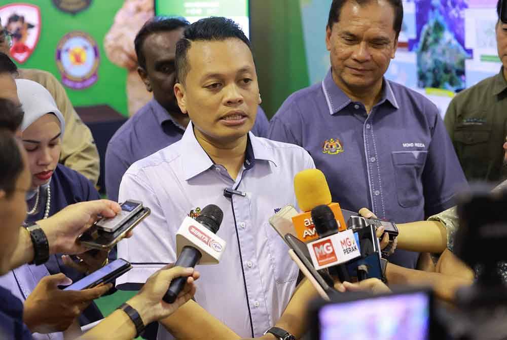 Nik Nazmi ditemui selepas Sambutan Hari Hutan Antarabangsa Peringkat Kebangsaan Tahun 2024 di Bulatan Sultan Azlan Shah, Meru Raya, pada Selasa.