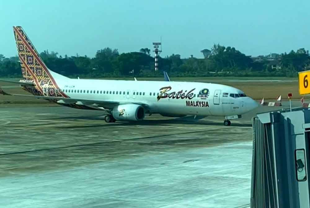 Penumpang sudah tidak sabar untuk terbang ke luar negara melalui LTSIP di Kota Bharu.