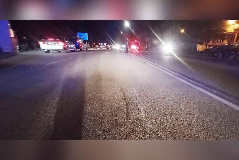 Kejadian jam 8.30 malam itu menyebabkan mangsa yang berusia 47 tahun maut di lokasi akibat kecederaan parah.