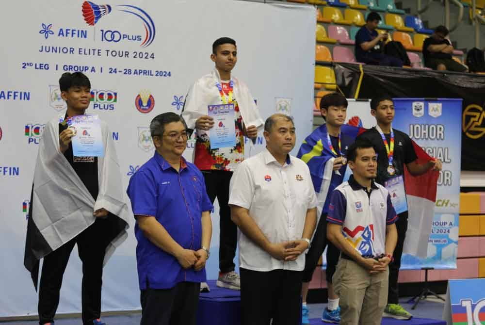 Arshdip juara perseorangan lelaki B-16 Pusingan Kedua Kumpulan A Siri Jelajah Elit Remaja AFFIN 100PLUS di Stadium Tertutup Arena Larkin, Johor.