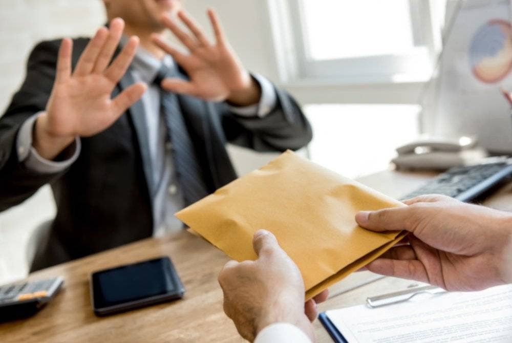 BEKERJA dinilai sebagai satu ibadah andai kerja dilakukan tidak dilarang oleh ALLAH SWT, mendatangkan kebaikan kepada manusia, dilakukan dengan niat dan cara yang betul hingga tidak melalaikan kita daripada menunaikan kewajipan asasi sebagai hamba-NYA. -Foto: 123rf