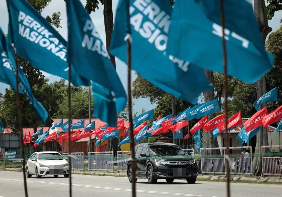 Akuan bersumpah bukan penyelesaian terbaik kepada masalah dihadapi pengundi kerana aku janji atau manifesto akan ditunai jika calon dan parti bertanding menganggap ia adalah tanggungjawab dan amanah yang wajib dilaksanakan. - Gambar hiasan