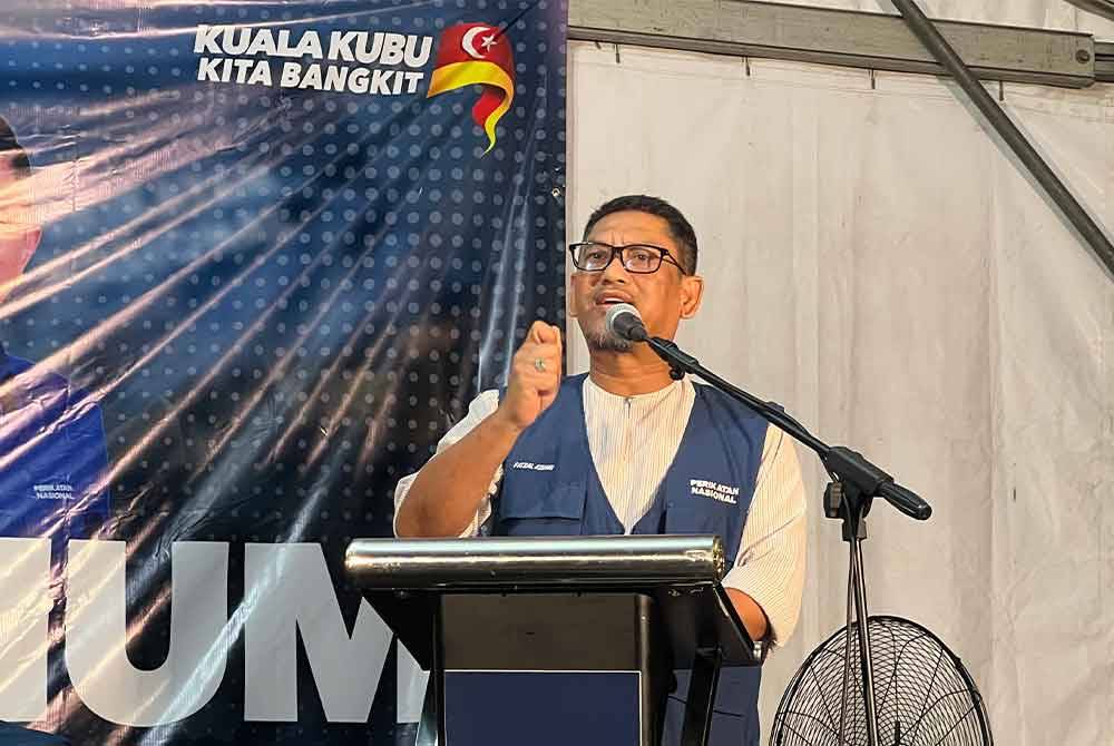 Ahmad Faizal ketika Ceramah Umum PN di Batu 30 Hulu Yan, malam Khamis.