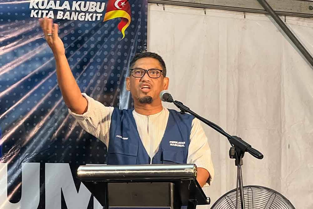 Ahmad Faizal ketika Ceramah Umum PN di Hulu Yam pada malam Khamis.
