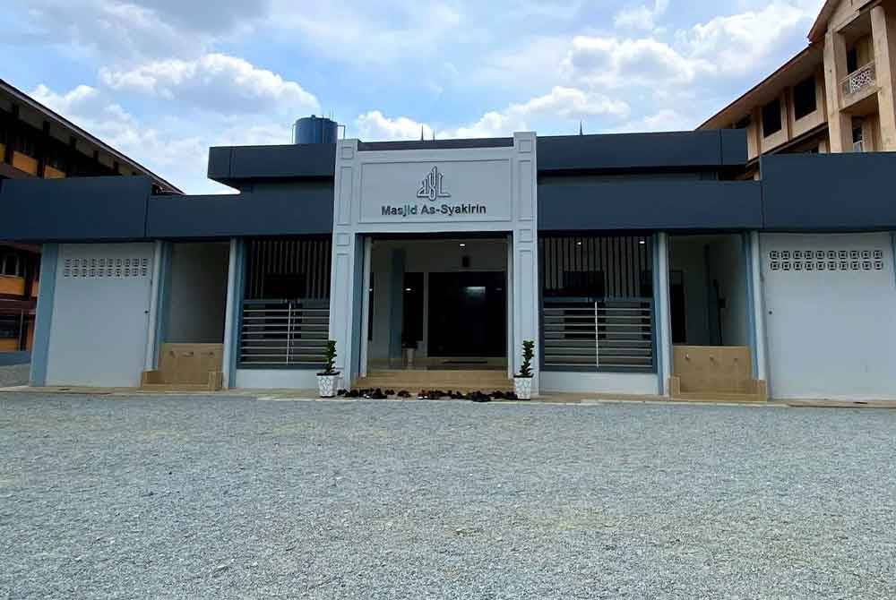 Pembinaan masjid menerusi peruntukan yang disalurkan oleh Kementerian Hal Ehwal Ekonomi itu siap sepenuhnya pada 13 Mac lalu.