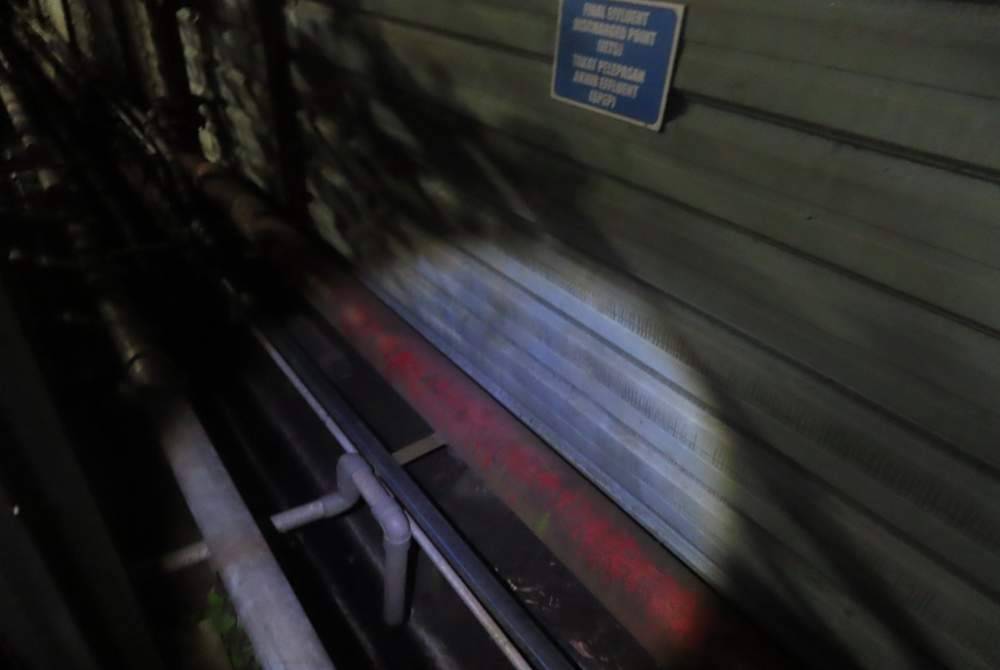 Sebuah premis dikesan menghasilkan bau yang sama pada air sungai, bagaimanapun punca pencemaran tidak dapat ditemukan.