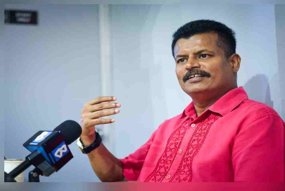 Mugilaan ditemu bual Bernama mengenai hal ehwal masyarakat India sempena PRK DUN KKB. Foto Bernama