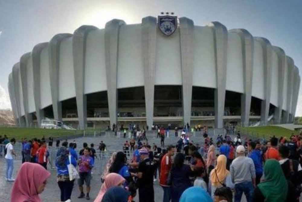 Sebanyak 1,500 pegawai dan anggota polis ditugaskan bagi mengawal keselamatan pada perlawanan sumbangsih di Stadium Sultan Ibrahim di Iskandar Puteri, Jumaat ini. Gambar fail