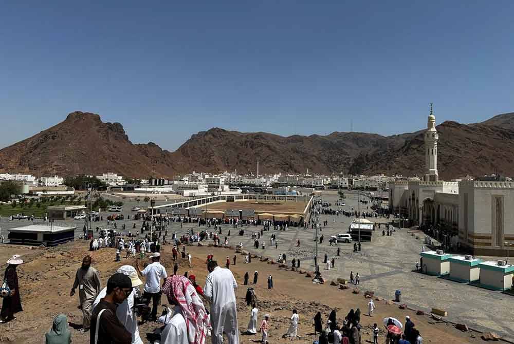 Jemaah haji akan menjalankan aktiviti ziarah luar yang memerlukan persediaan kerana cuaca yang panas.