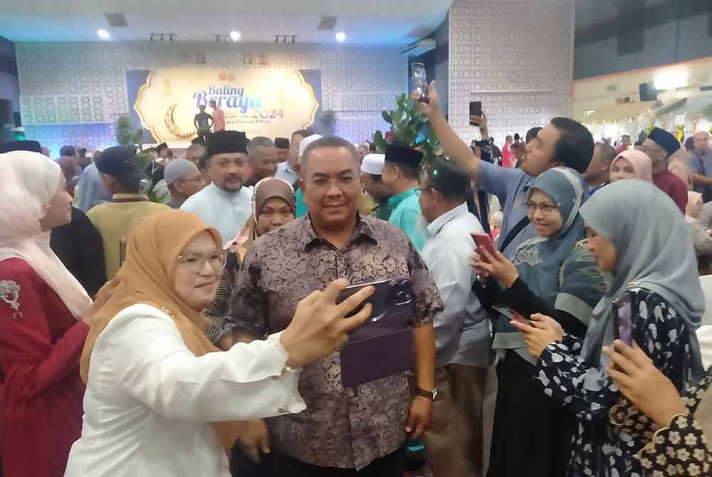 Muhammad Sanusi turut hadir ke Baling Beraya sempena Sambutan Aidilfitri peringkat daerah Baling pada Selasa.