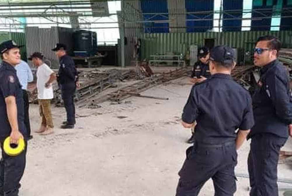 Pemeriksaan dijalankan anggota Jabatan Pelesenan, Penguatkuasaan Bangunan dan Perancang Bandar.