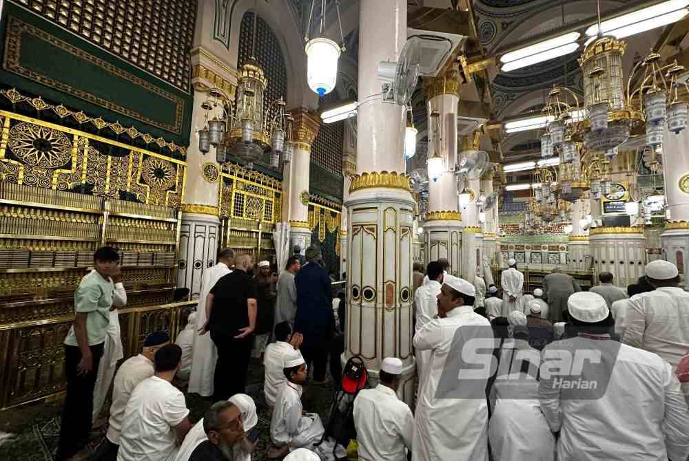 Raudah merupakan satu ruang dalam Masjid Nabawi antara mimbar dan makam Nabi Muhammad SAW.