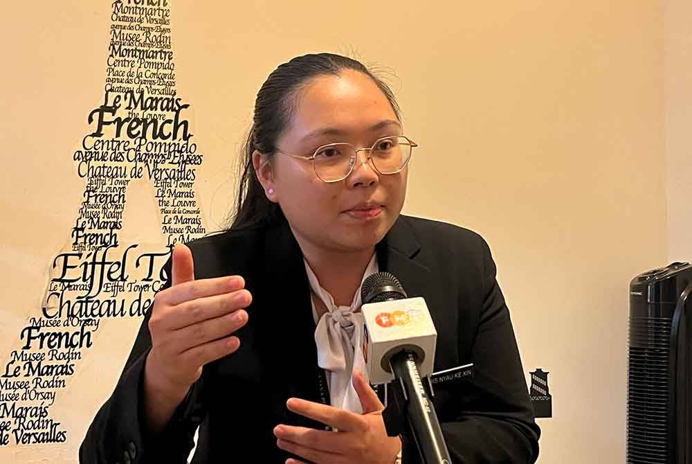 Ke Xin ketika sidang akhbar di Kuala Bubu Baharu pada Khamis