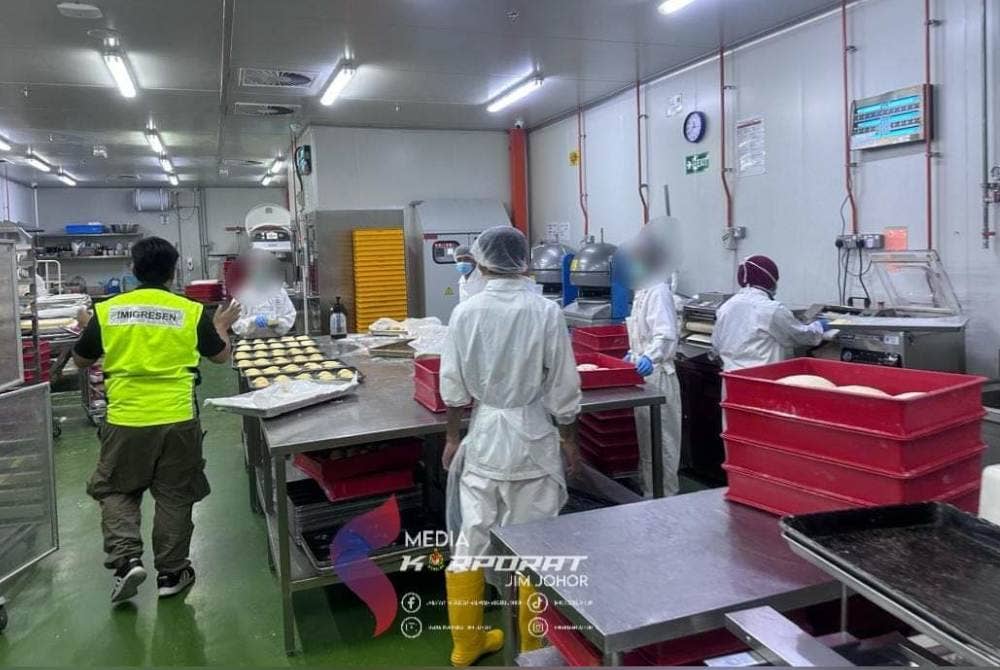 Imigresen Johor ketika menjalankan Ops Mahir di sekitar Iskandar Puteri. Foto JIM Johor