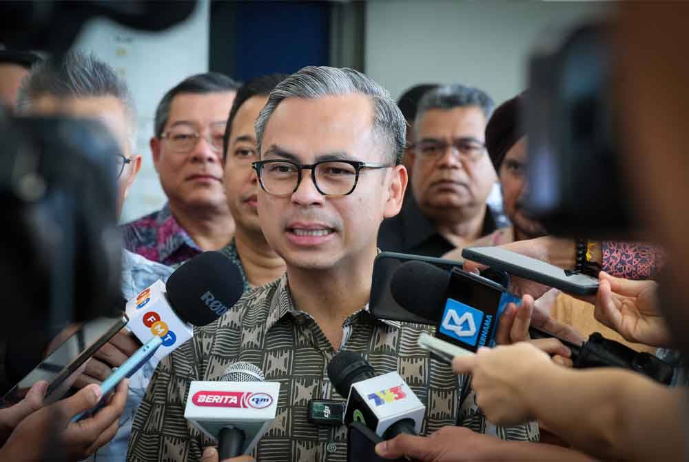 Fahmi ditemui media pada Majlis Rangka Kerja Perkongsian Rangkaian dan Infrastruktur di Auditorium IKBN Peretak, Kuala Kubu Baharu pada Khamis. Foto Bernama