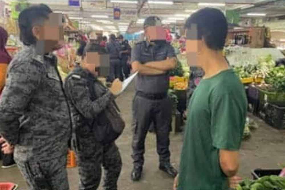 Imigresen bersama KPDN Perak menjalankan Ops Belanja di dua premis di sekitar Bandaraya Ipoh pada Khamis.