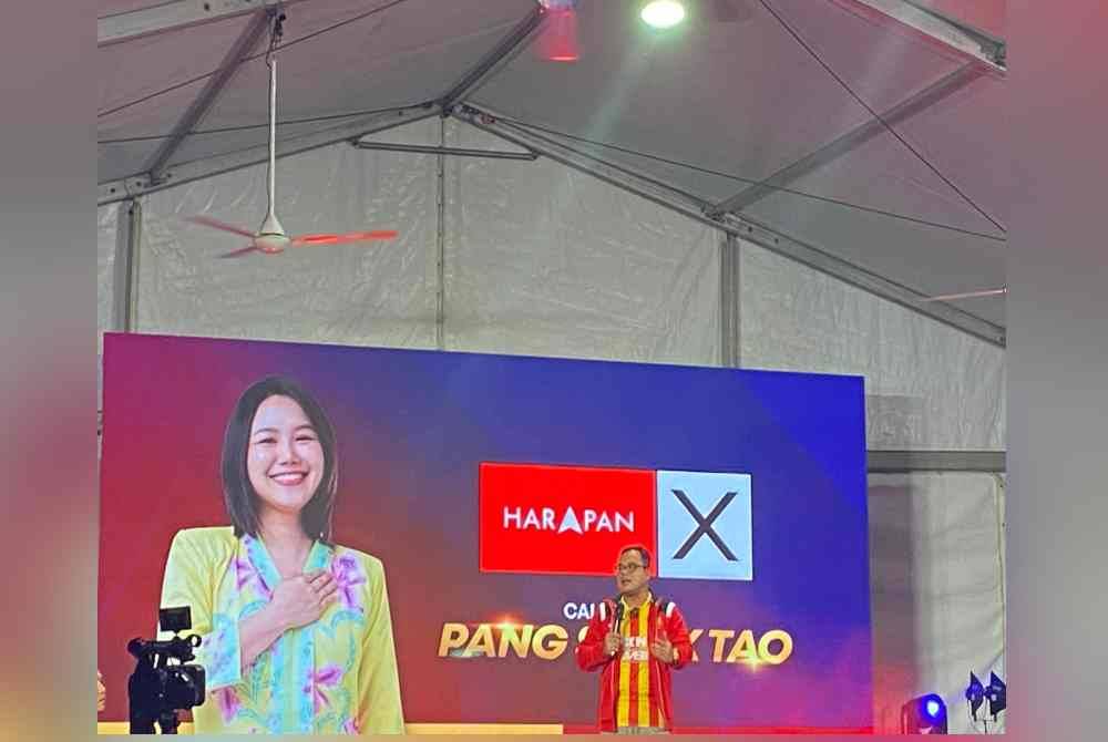 Amirudin berucap di pentas Ceramah Mega di Stadium Mini Kuala Kubu Baharu pada Khamis malam.
