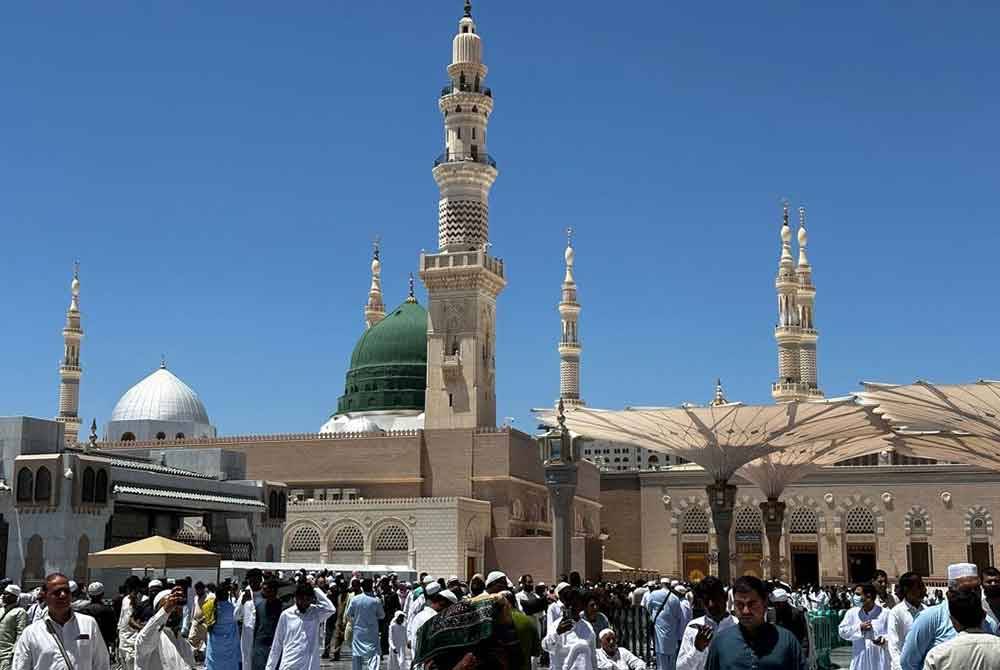 Masjid Nabawi merupakan lokasi pertama dalam ziarah dalam yang akan dirasai jemaah haji.