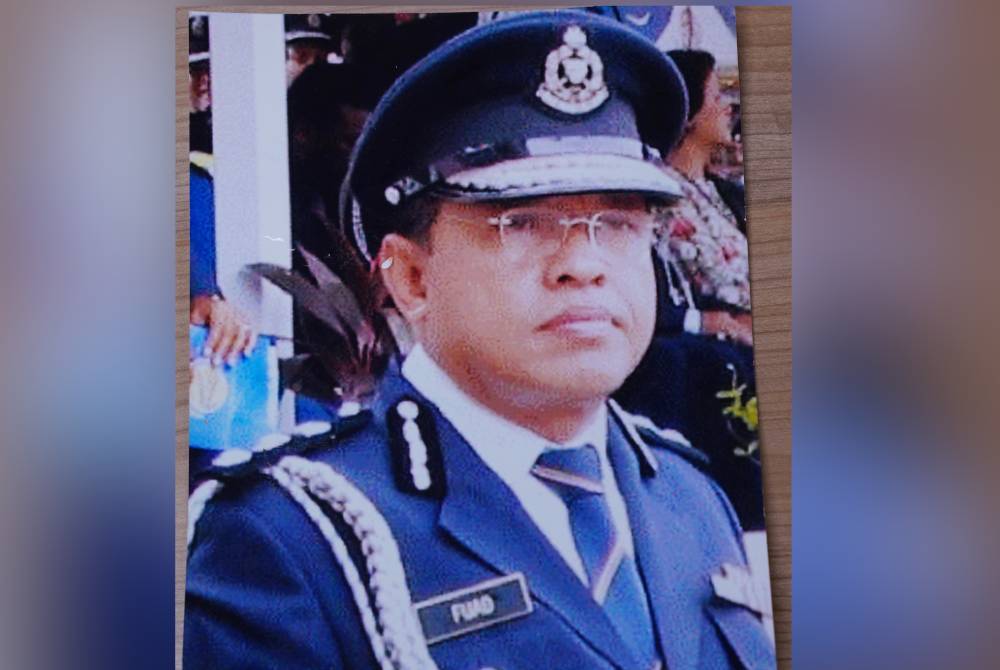 Muhammad Fuad bersara pada 2007.