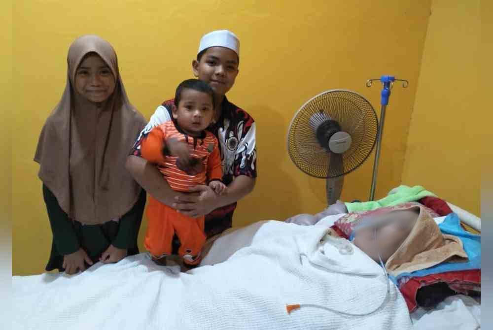 Kasih sayang terhadap ibu tidak berbelah bahagi biarpun keadaan Nurul Azhani koma sejak dua tahun lalu.