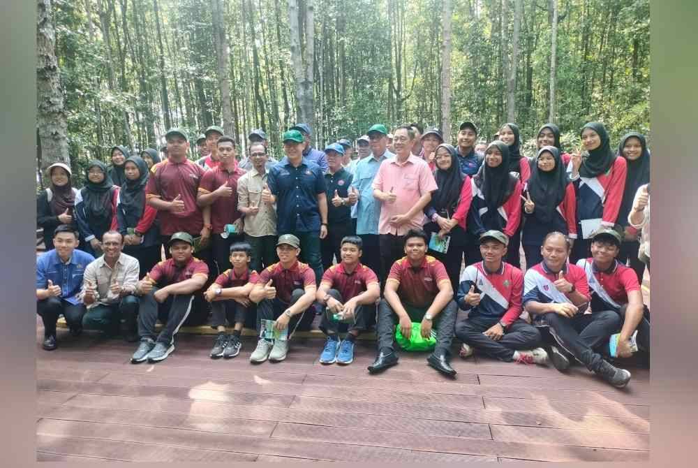 Taman Negara Pulau Kukup yang ditutup sejak lebih empat tahun lalu dibuka semula kepada pengunjung bermula 17 Mei ini.