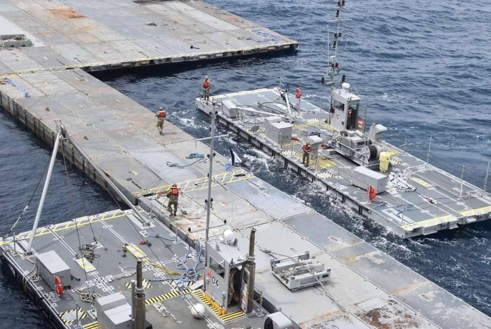 Pembinaan jeti terapung itu yang bertujuan untuk meningkatkan penghantaran bantuan kemanusiaan ke Gaza dilakukan tentera AS pada bulan lalu.