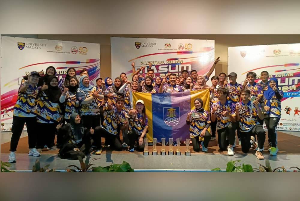 Kontinjen UiTM meraikan kejayaan muncul juara keseluruhan Karnival Sukan MASUM 2024 buat kali keenam berturut-turut.