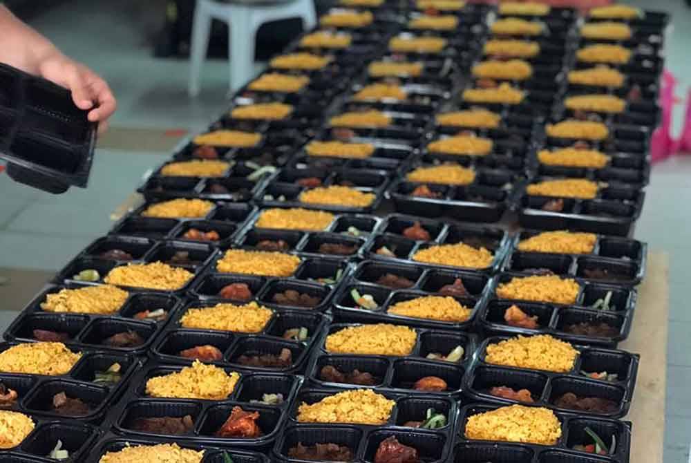 Katering FyraFazil juga menjadi pembekal makanan siap bungkus.