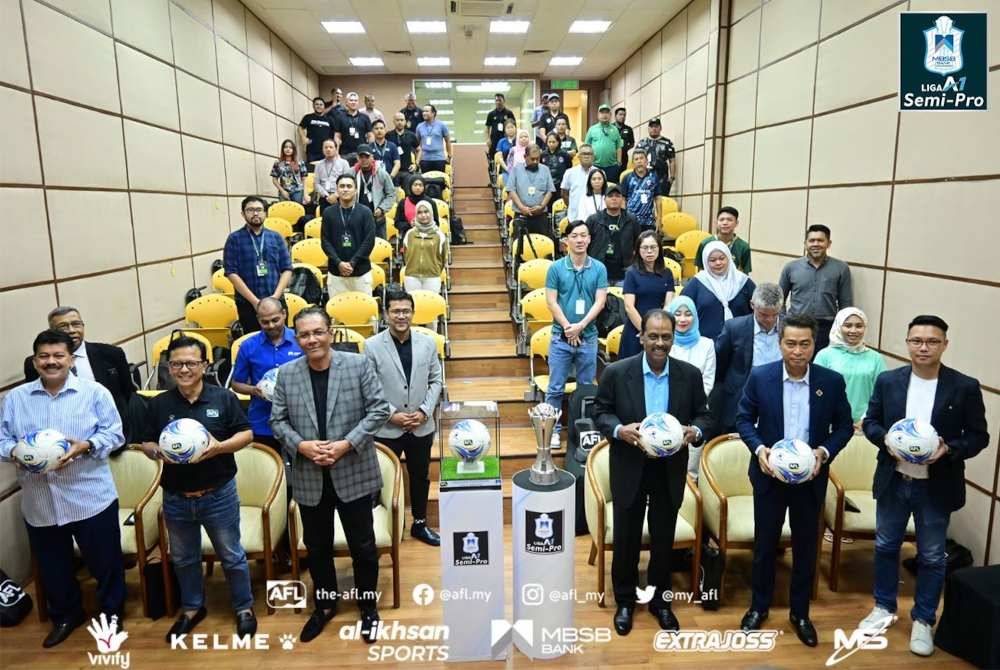 Sekitar Majlis Pelancaran Bola Rasmi Liga A1 Semi-Pro Kejuaraan MBSB Bank 2024/25 di Wisma FAM pada Isnin.