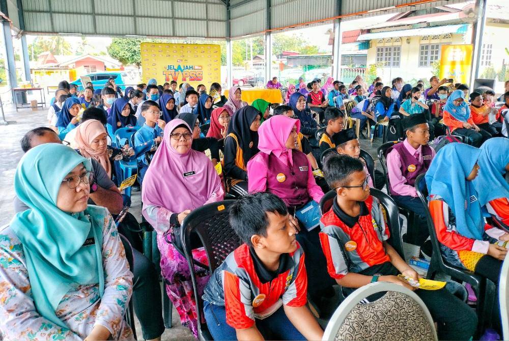 Sebahagian peserta yang hadir pada bengkel TV PSS Sinar Bestari di SK Bukit Baru, Melaka pada Selasa lalu.