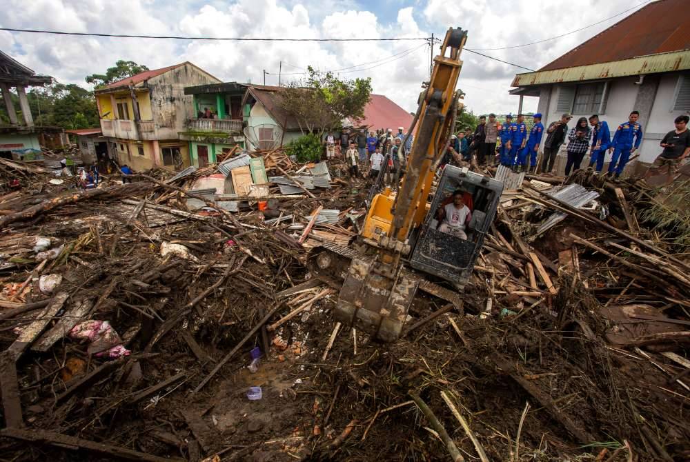 Banjir lahar dingin merosakkan rumah, bangunan dan kemudahan awam di wilayah Sumatera Barat, Indonesia. Foto Xinhua