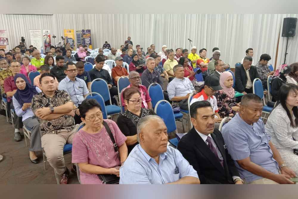 Antara yang menghadiri sesi dialog di IPK Selangor pada Rabu.