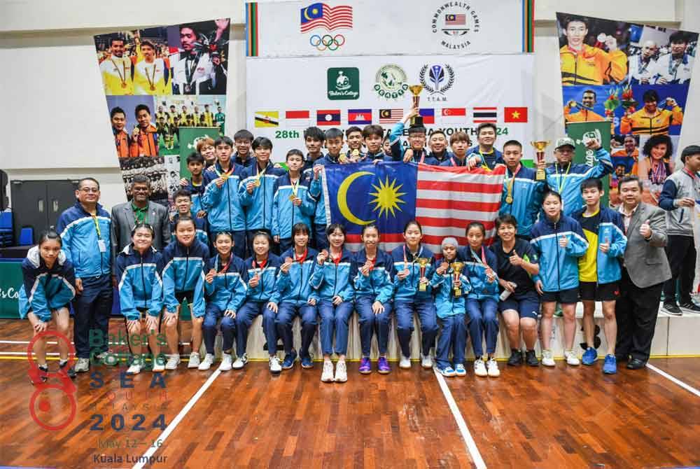 Kontinjen pingpong remaja negara dalam Kejuaraan Pingpong Remaja SEA 2024 di Kompleks Sukan Wisma MOM.