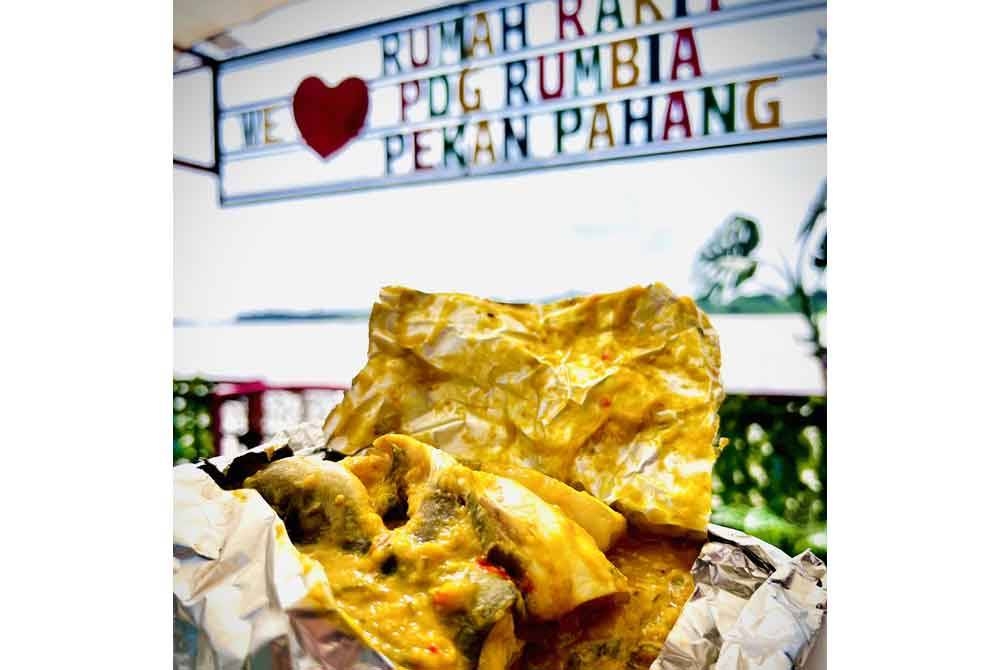 Pais patin bakar antara menu istimewa di Restoran Terapung Rakit Maraie.