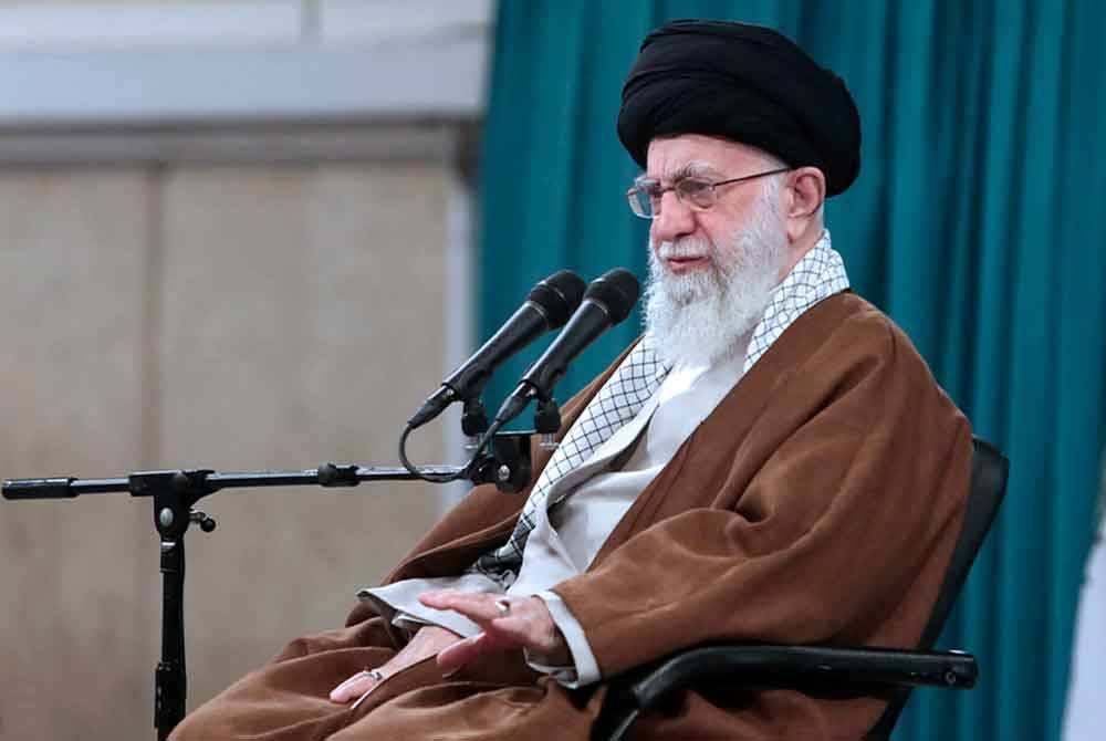 Ayatollah Ali Khamenei ketika berucap pada Ahad di Tehran, Iran. Foto AP