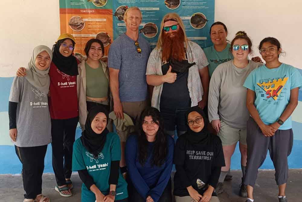 Gaillard (empat dari kiri) bersama pelajar dari Dalton State College, Georgia, Amerika Syarikat 