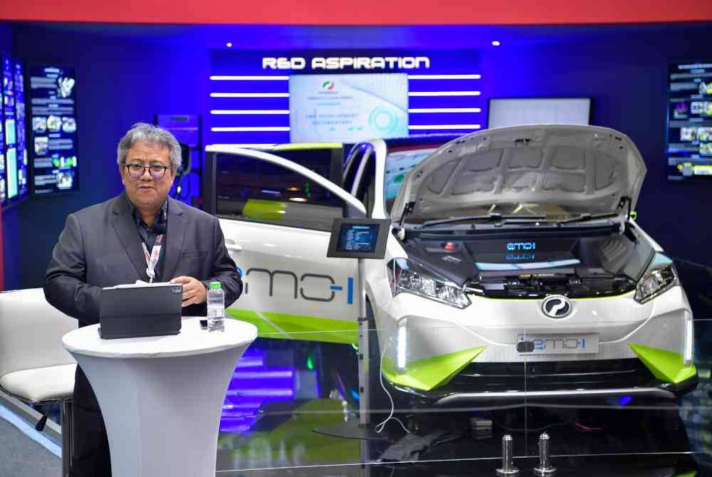 Zainal Abidin menyampaikan ucapan sempena Pameran Prototaip EV Pertama dikenali sebagai Myvi Emo-1 pada Malaysia AutoShow 2024 di Taman Ekspo Pertanian Malaysia Serdang (MAEPS) pada Selasa. Foto Bernama