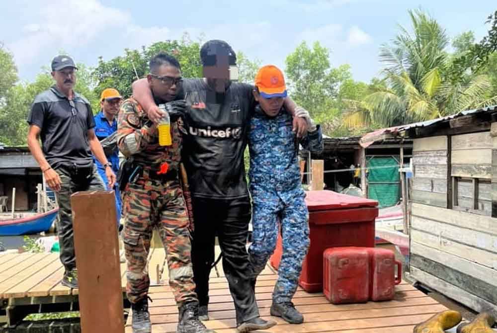 Muhammad Azfar ditemui berhampiran jeti nelayan dalam keadaan lemah.