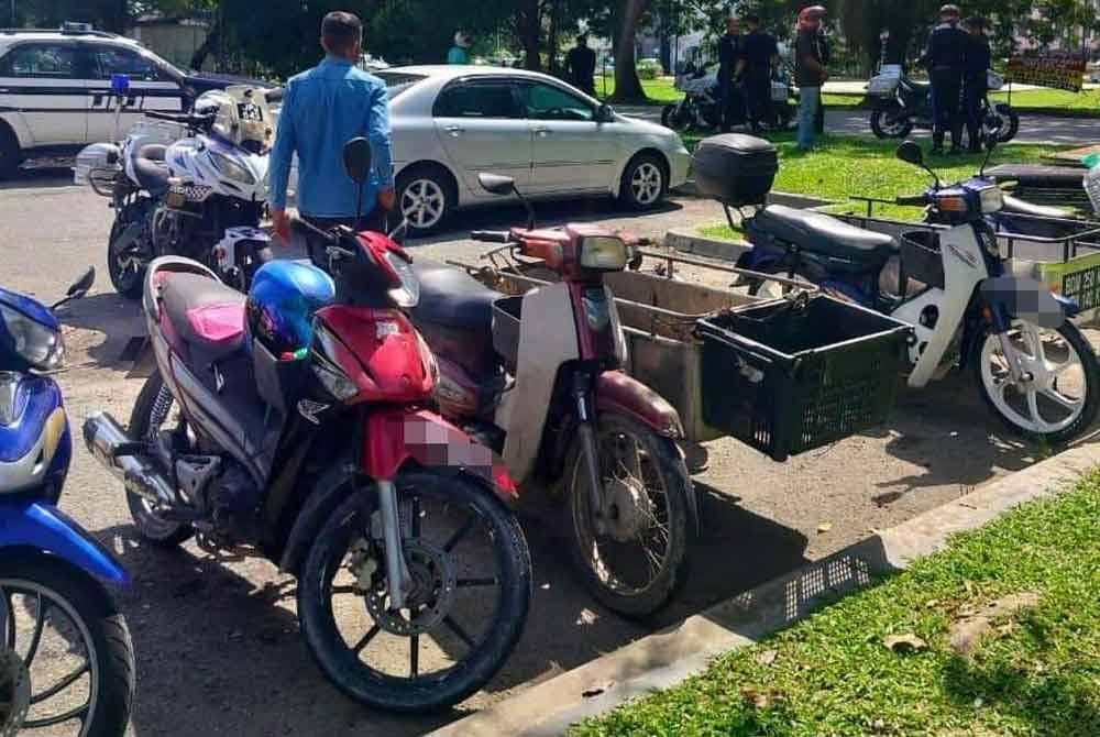 Antara motosikal yang diambil tindakan JPJ Selangor pada Op Pewa di Persiaran Puchong Perdana, pada Khamis. Foto JPJ Selangor