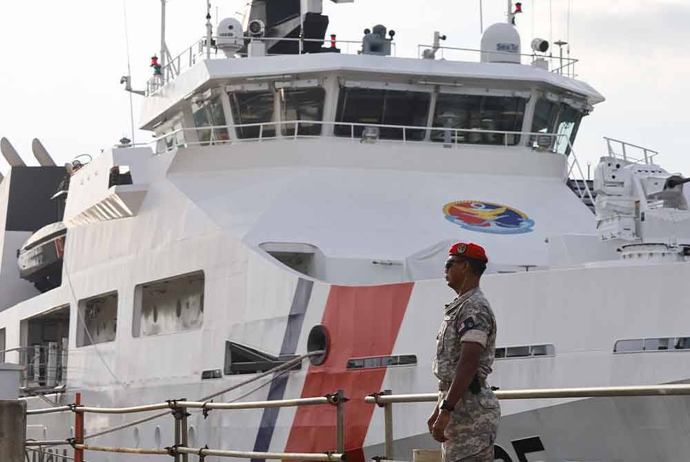 KM Tun Fatimah juga memainkan peranan penting dalam penguatkuasaan undang-undang maritim.