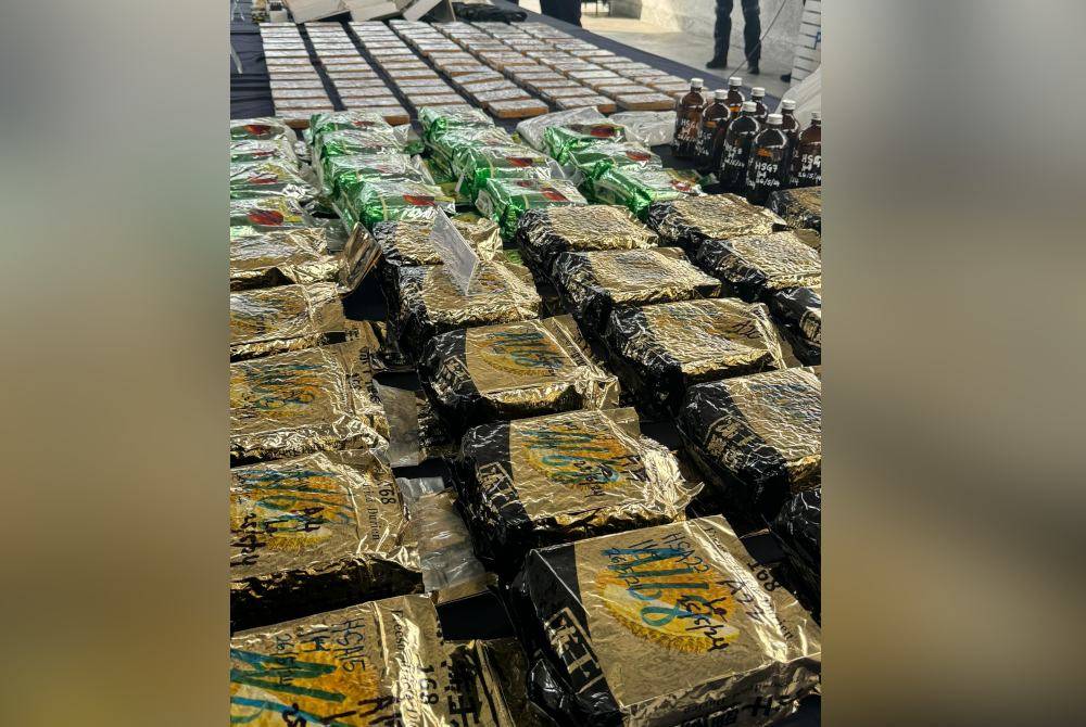 Dadah bernilai RM4.61 juta dadah yang dihasilkan suspek di makmal proses dadah haram di sebuah rumah di Sungai Ara.