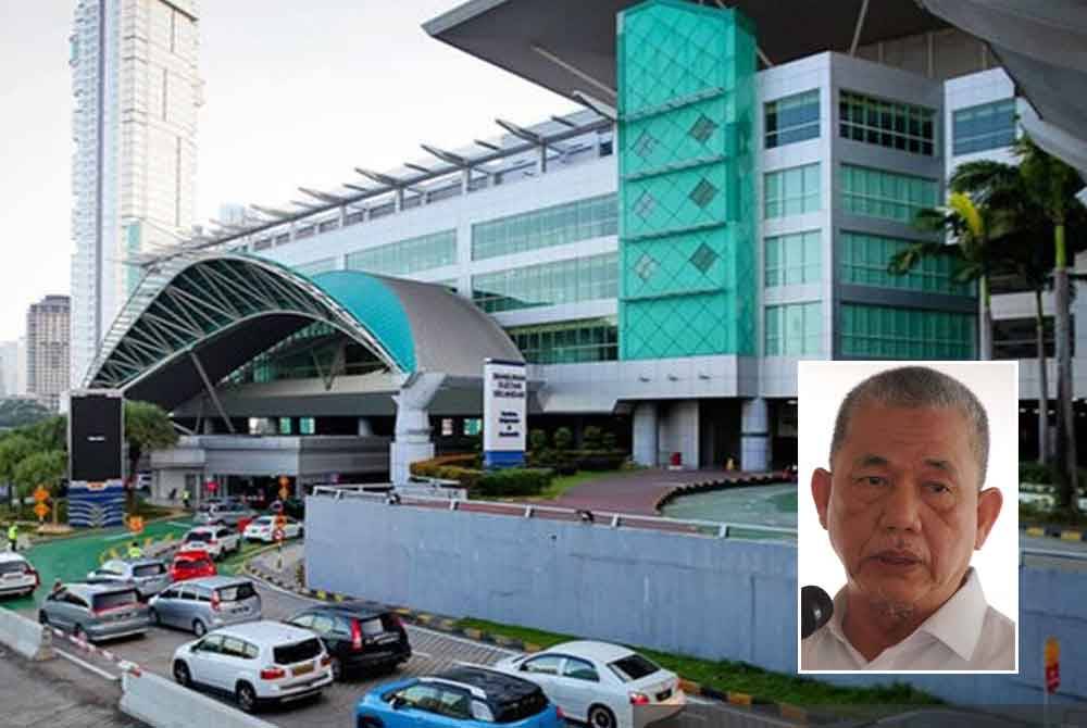 Penggunaan kod QR di kaunter pelepasan di Bangunan Sultan Iskandar bermula 1 Jun ini. - Foto: Bernama, gambar kecil: Fadillah